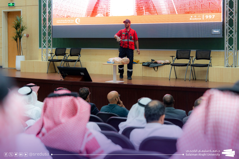 الجامعة تنظم دورة “السلامة الإسعافية للمنشآت” لتعزيز جاهزية منسوبيها