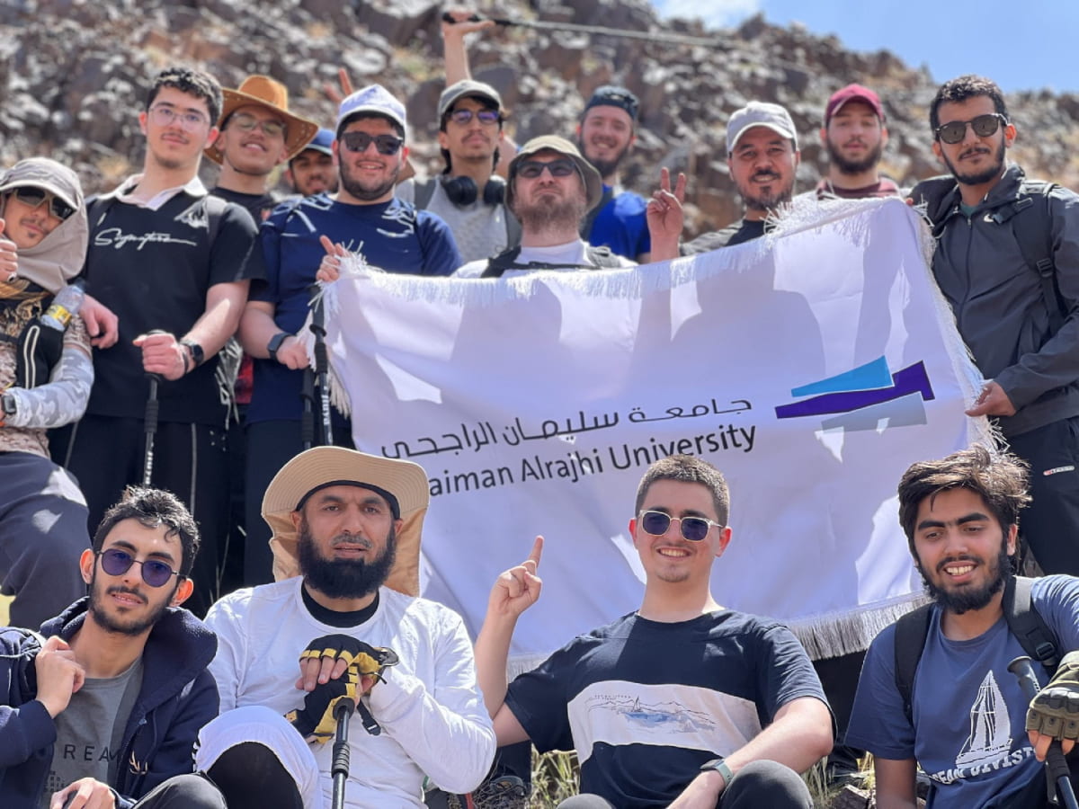 الرحلات والزيارات