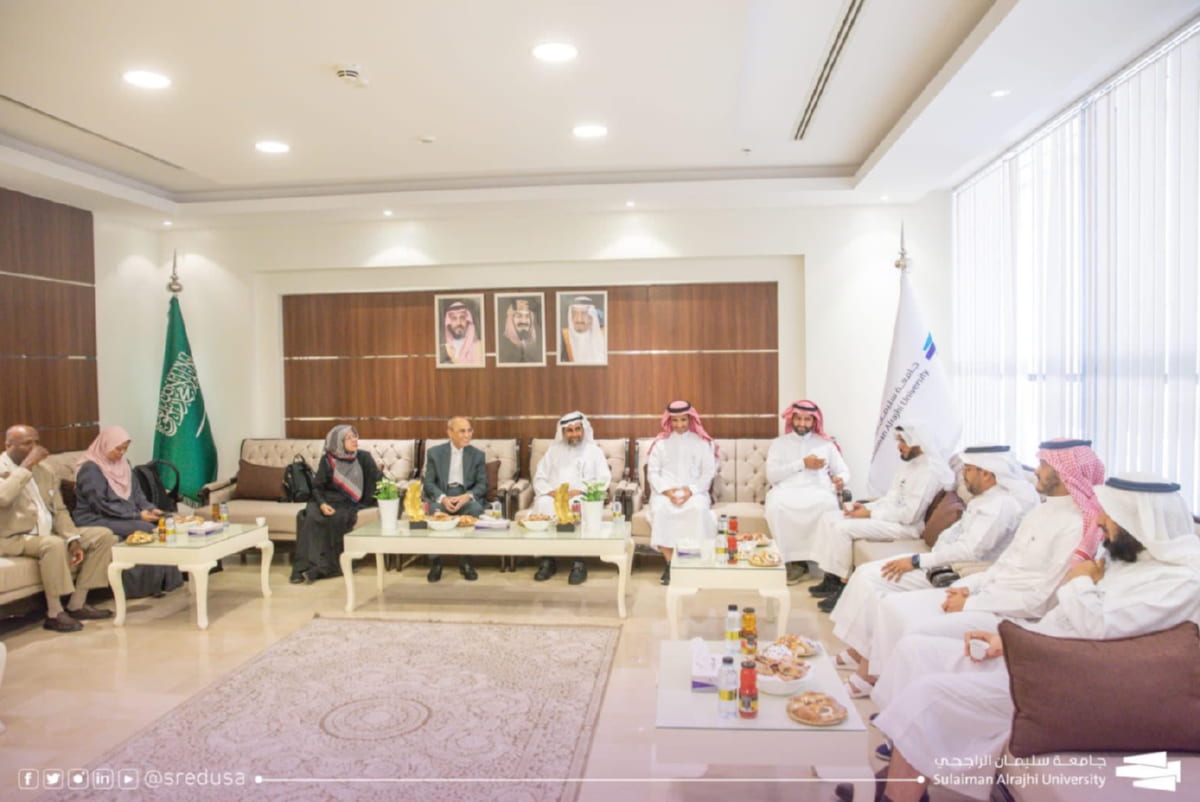 University President Receives the President of the Malaysian Management and Science University and Discusses Academic Cooperation