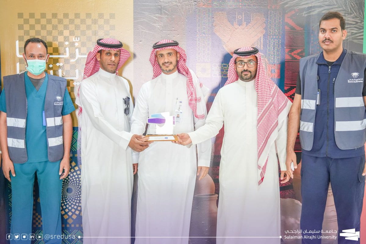 جامعة سليمان الراجحي ومستشفى البكيرية ينظمان حملة تطعيم ضد الإنفلونزا الموسمية لمنسوبي الجامعة
