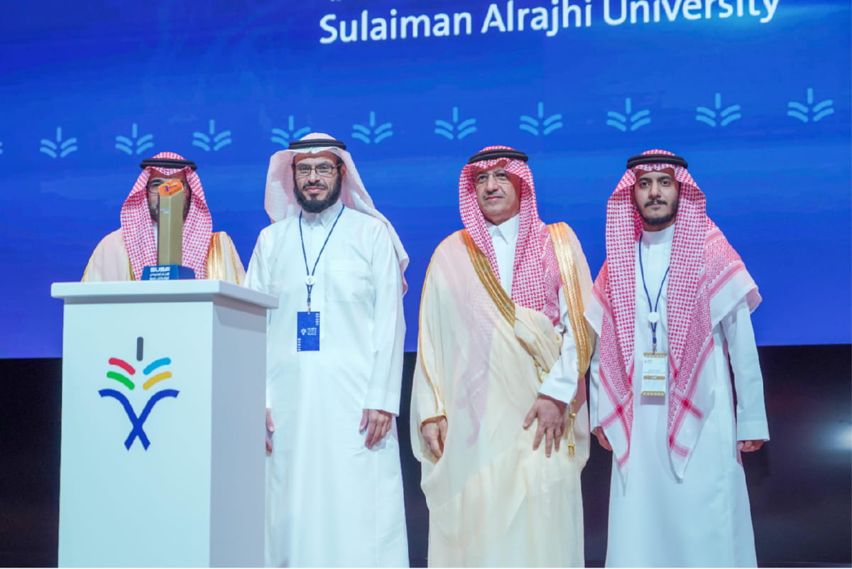 معالي وزير التعليم يكرم جامعة سليمان الراجحي في حفل الاتحاد السعودي للرياضة الجامعية